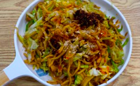 洋白菜炒餅怎么做好吃