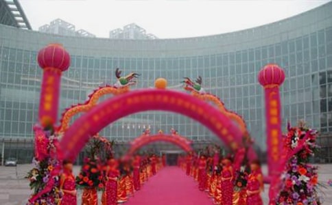 �ڳ��l(xi��ng)�O(sh��)�(zh��n)�c��xʽ�ϵ��vԒ