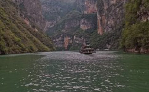 游三峽作文4篇