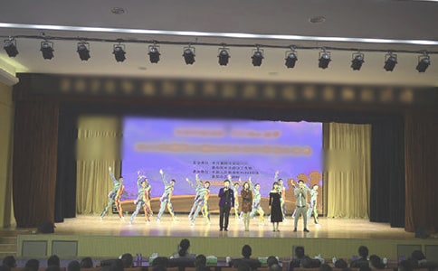 在希望工程實(shí)施十周年文藝演出上的講話