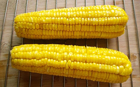 大棗花生玉米面發(fā)糕做法介紹