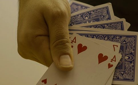 小班藝術(shù)變魔術(shù)教案